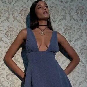 NWT We Wore What Blue Floral Plunge Mini Dress Size 10